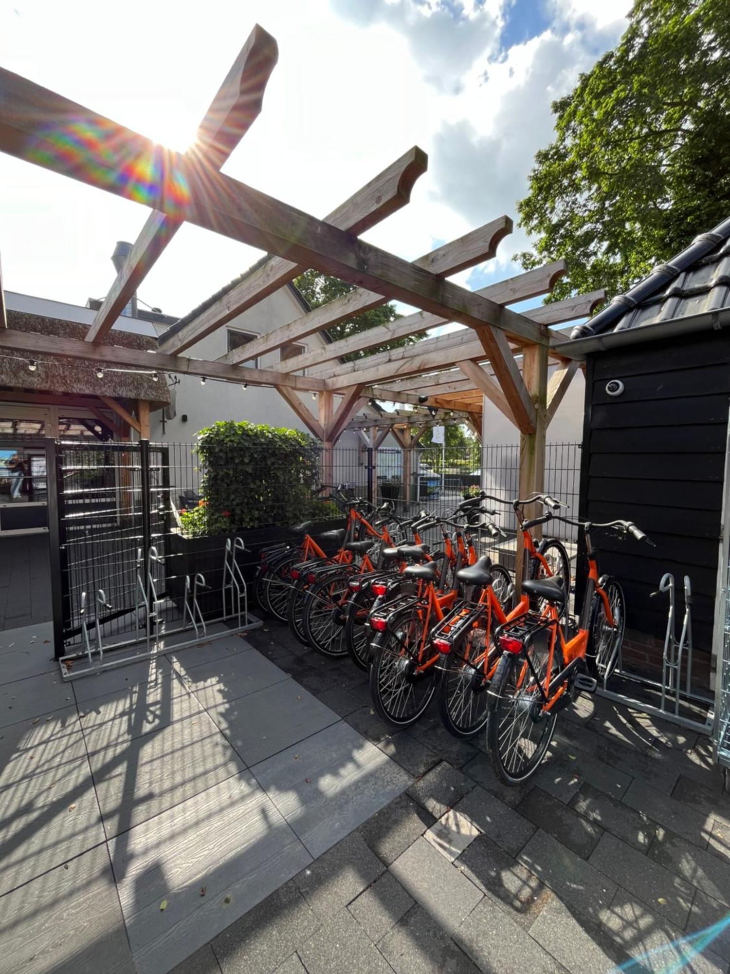 Hotel De Pergola Giethoorn Exterior photo
